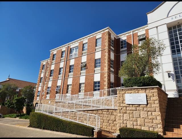 311M² OFFICE TO LET IN FOURWAYS